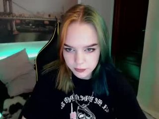 babyfoxyy cam babe wants to take off her panties and show sweet pussy on camera