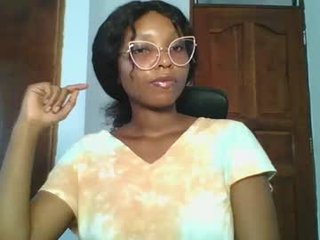 ella_laurel hot ebony cam babe filmed this video for me