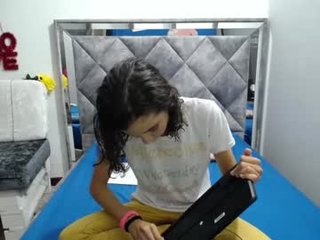 buunny_bella cam babe wants her pussy and small tits licked and then fucked in the chatroom