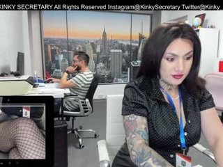 kinky_secretary kinky cam slut goes for deeper pussy insertions online