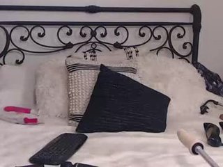 caligem dirty webcam mature loves her pussy drilled