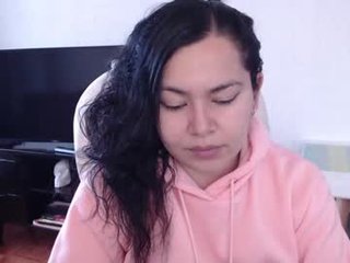 gain_me BBW cam girl presents foot fetish action online