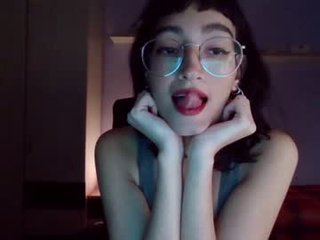 sweet_emy3 sex cam with a horny cute cam girl that's also incredibly naughty
