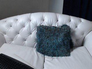 miacollins depraved brunette cam girl presents her pussy sodomized