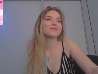 lessysweety cam babe presents private live sex chat with ohmibod in all holes