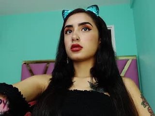 fuckme_daddy_ cam babe wants her pussy and small tits licked and then fucked in the chatroom