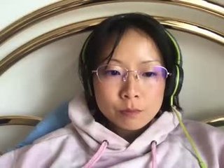 asiafantasi cam girl with small tits is curious about squirting techniques