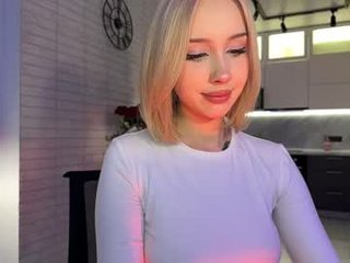 juicymode lesbian cam girl stripped down to sexy lingerie using another female online