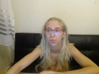 barelylegalblondy slim cam babe is glad to offer her cunt for dirty live sex