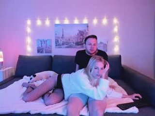 magic_couple13 cam babe dominates even kissing partner online