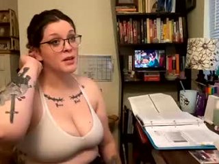 bettycake666 cam girl showing big tits and big ass