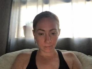 sarahgiroux86 english cam girl with hairy pussy wants showing dirty live sex