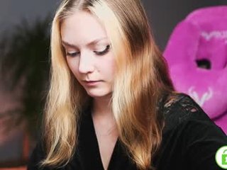 purebae369 naked cam girl loves ohmibod vibration in her tight pussy online