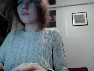 pa1e_pr1ncess slim cam babe likes squirting after some hot live cam action