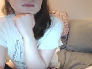 mollymeadows latina cam girl knows that good sex is healing everything