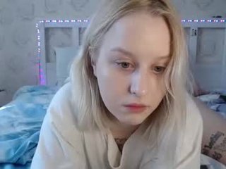 sherlystero horny cam girl enjoys dirty anal live sex in exchange for a good mark