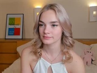 nixel_pixel sex cam with a horny cute cam girl that's also incredibly naughty