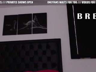 harashleybisex latina cam babe inserts four fingers deep in cunt on camera