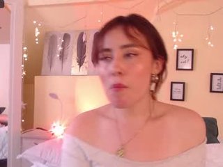 venus_bss cam girl wants machine fucked until her hairy pussy can take no more