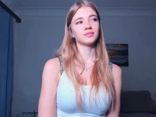 coral_reef slim cam babe doing everything types live sex you ask them in a sex chat