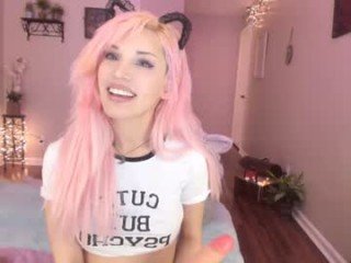 cherrycrush kinky cam babe loves kissing and toying online