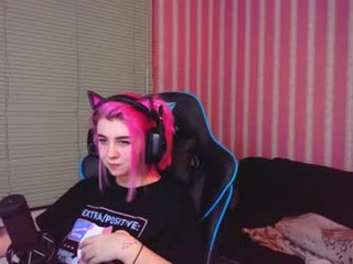 toriayun0 smoking cam girl stuffing ohmibod into her pussy online