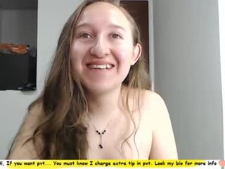 skarpio17 cam babe loves oiled dong between her small tits online