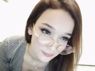 ellie_leen latina cam milf wants fucking with one horny guy online