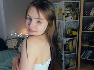 feral_bery sex cam with a horny cute cam girl that's also incredibly naughty