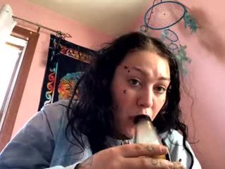 lunastarzbby BBW cam girl presents foot fetish action online