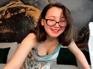 your_lilly_girl naked cam girl in private show will give you a real pleasure online