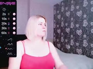 blackeyes11 cam babe loves ohmibod vibrations and squirting out of her nasty pussy
