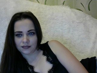 kitilove european cam girl enjoys her naughty solo session live on cam