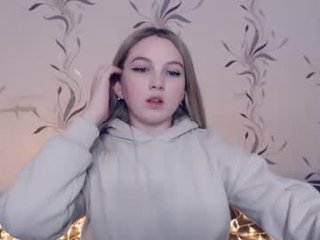 small_blondee blonde cam girl with big boobs teaching how to have sex