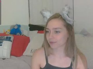 blondiebubblebooty naked cam girl loves ohmibod vibration in her tight pussy online