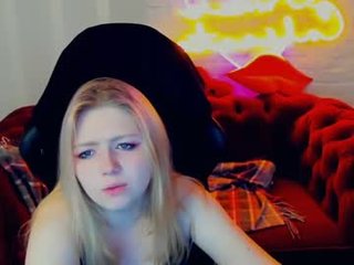 tinkerrbelll russian cam girl wants to tell unbelievable story in private live chat