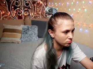 floralporn russian cam girl having sensual live sex with her bf online